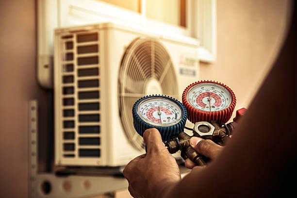 Professional Ac Installation technician working in Elk Grove Village, IL